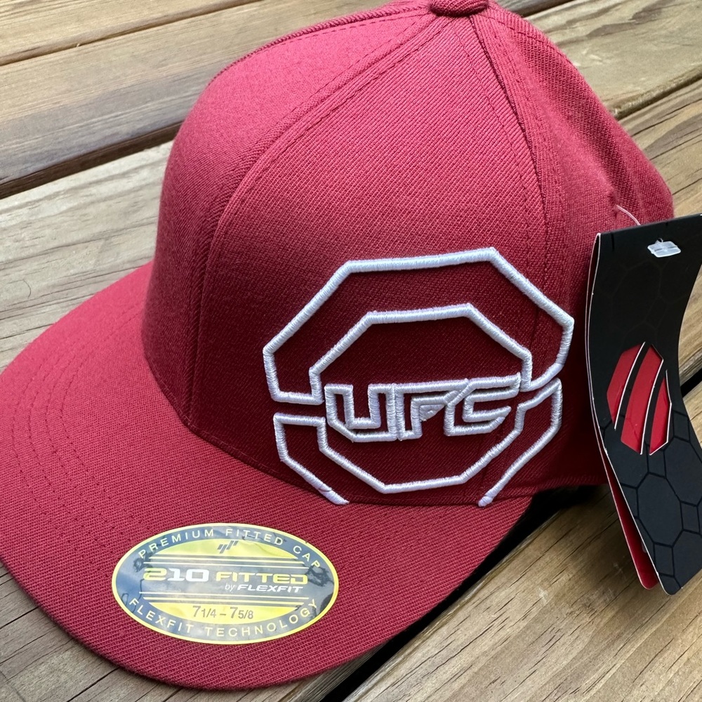 NWT MEN’s UFC hat.